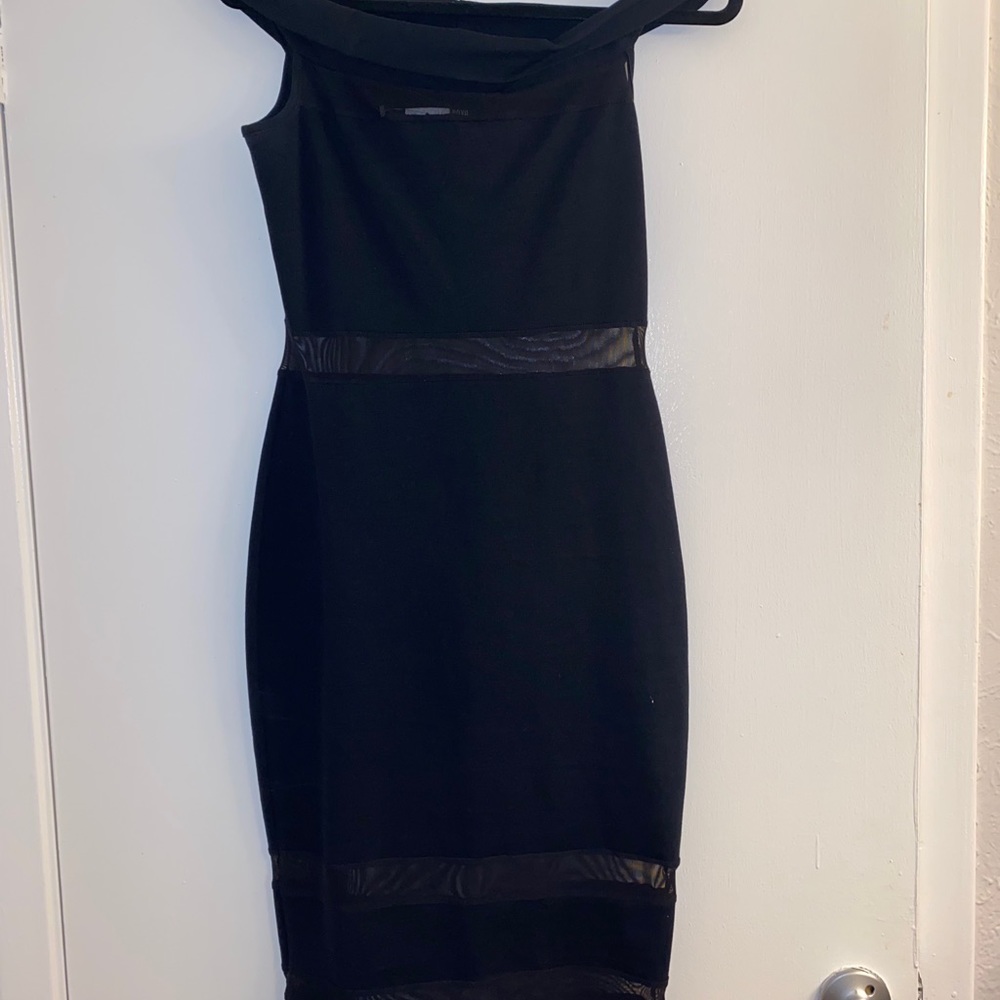 🖤NEW slim fit off the shoulder dress🖤